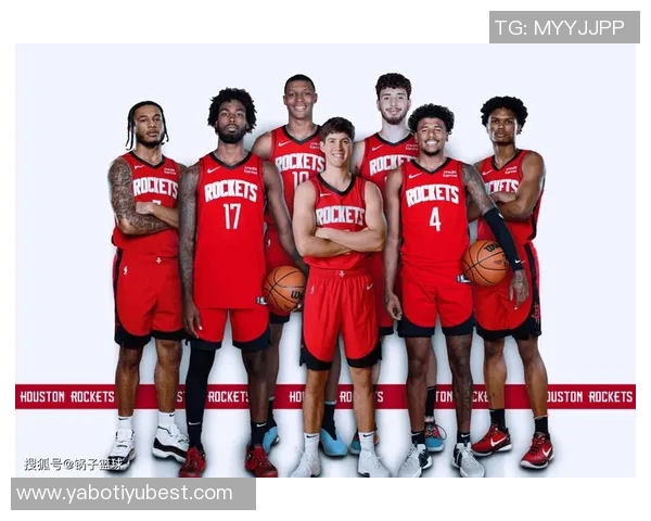 火箭队训练氛围愉快亚当斯谢泼德申京欢声笑语共度时光