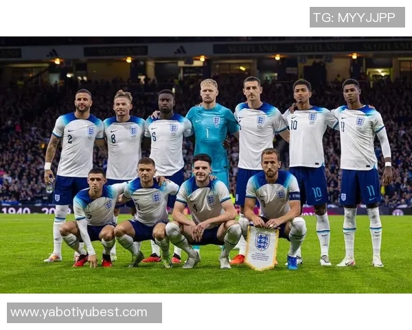 冲击最后一冠阿尔巴社媒晒合照激励队友共同争夺荣誉