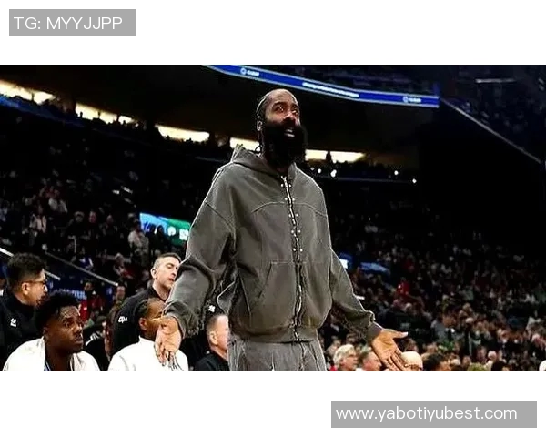 快船客场挑战国王小卡哈登卫衣亮相科林斯酷炫登机照曝光